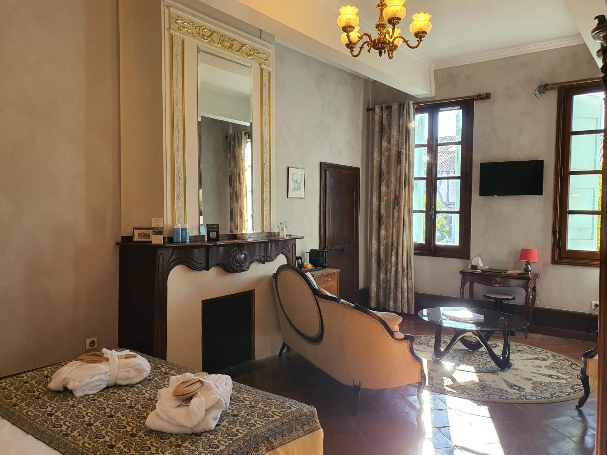 La Maison Des Consuls Mirepoix  Room photo
